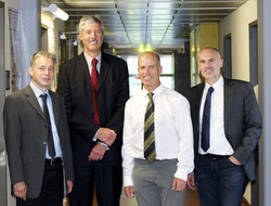 von links nach rechts: Jörg Weißmüller (Leiter Projektbereich B), Manfred Eich (Leiter Projektbereich C, stellvertr. Sprecher), Gerold Schneider (Leiter Projektbereich A, Sprecher), Norbert Huber (stellvertr. Sprecher).